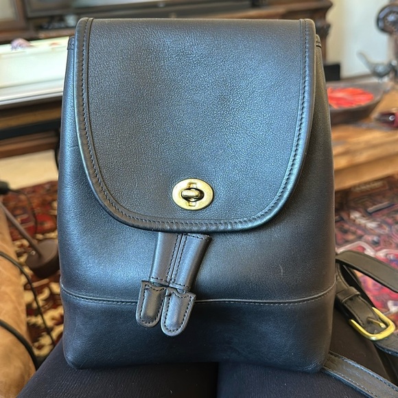 Vintage Authentic Black Leather Classic Coach Small Daypack - Picture 1 of 5